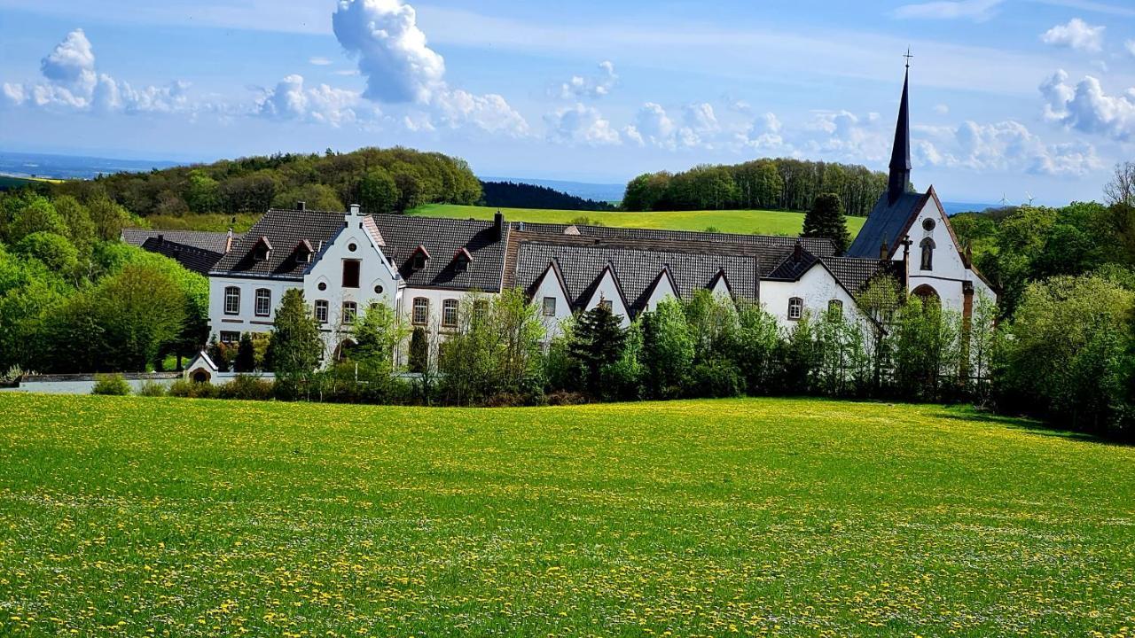 Eifelhof Mit Obstbaumwiese نيدغن المظهر الخارجي الصورة